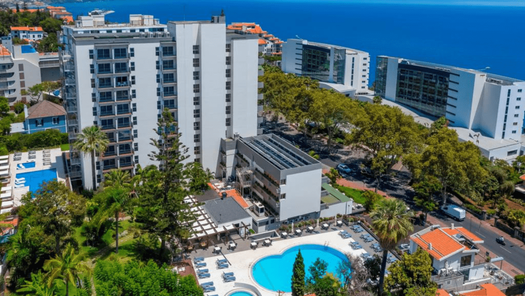 Hotel Girassol Main Swimming Pool Aerial