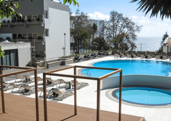 Girassol Suite Hotel Pool 03